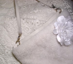 白装束のアイテム一例（ちなみにこのお花はファンクラブから支給されたお揃いのもの）